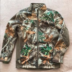 Magellan soft shell jacket, big boys size medium